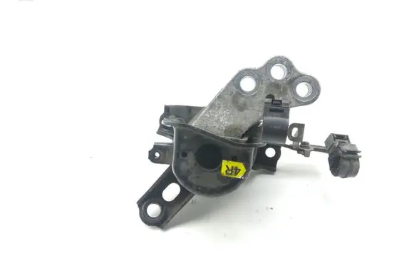 Toyota Auris 150 Engine mount bracket