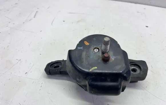 Subaru Outback (BT) Engine mount bracket 41022FL01A