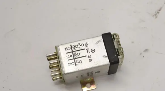 Mercedes-Benz E W124 Other relay 2015403245