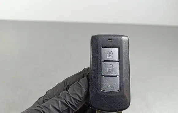 Mitsubishi Outlander Ignition key/card 2015DJ0996 0674559 CR2032