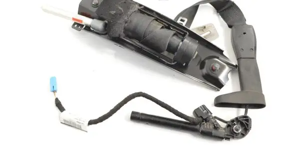 Volvo V70 Front seatbelt 39865061