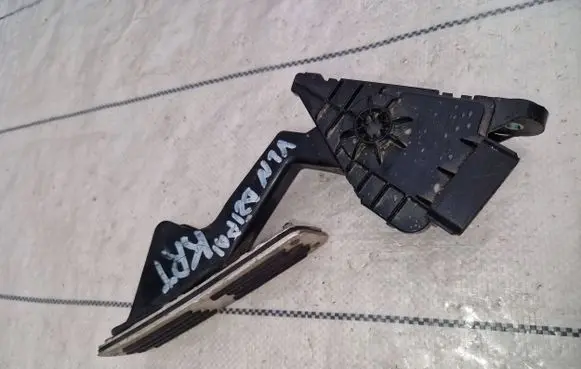 Toyota Land Cruiser (J120) Accelerator throttle pedal 7812060350