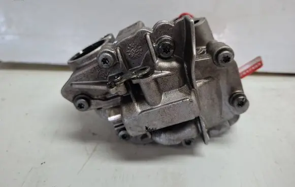 Renault Master III Oil pump S27647493 150109223R