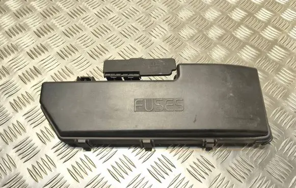 Volvo S60 Fuse box cover 9494211