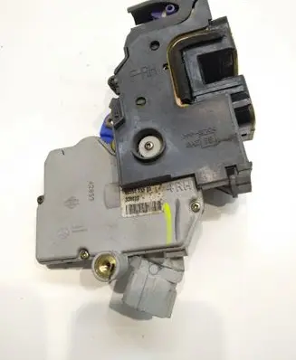 Nissan Maxima Front door lock 805523Y500 338020