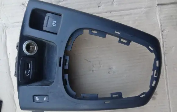 Renault Scenic III - Grand scenic III Gear shifter surround trim plastic 969330001R