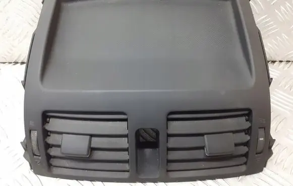 Toyota Auris 150 Dashboard air vent grill cover trim 55670-02100