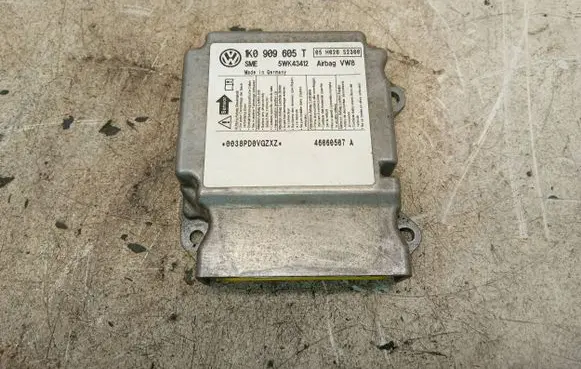 Skoda Octavia Mk2 (1Z) Airbag control unit/module 1K0909605T 46060507A 5WK43412