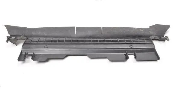 Mercedes-Benz E W213 Intercooler air channel guide A2135050130