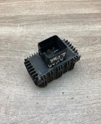 Opel Vectra B Glow plug pre-heat relay 90508974 51299001