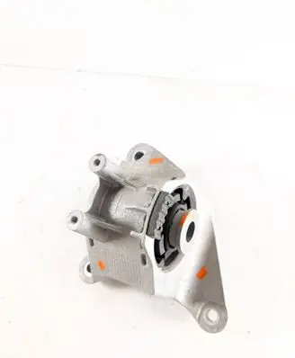 Engine mount bracket