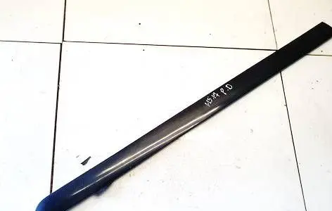 Volkswagen Touran I Front door trim (molding) 1T0853516H