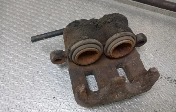 Mitsubishi Grandis Front brake caliper