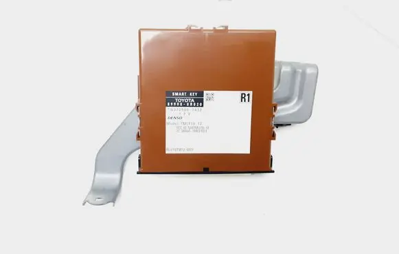Toyota RAV 4 (XA40) Keyless (KESSY) go control unit/module 899900R020