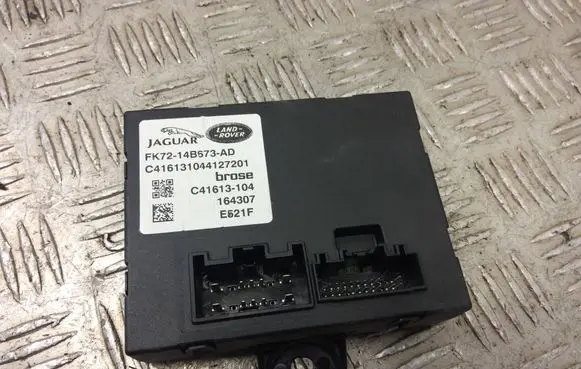 Land Rover Discovery 5 Tailgate/trunk control unit/module FK7214B673AD