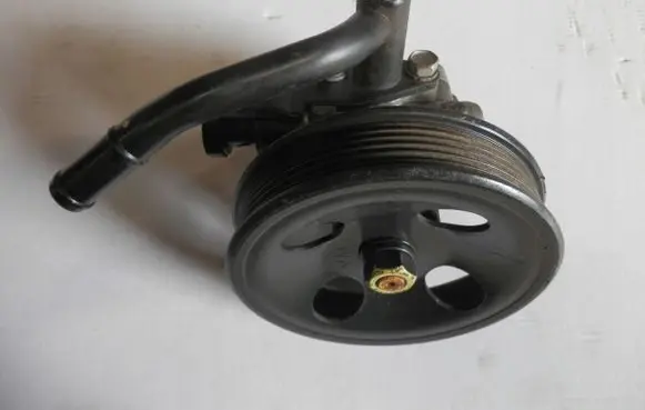 KIA Sorento Power steering pump 571002W100