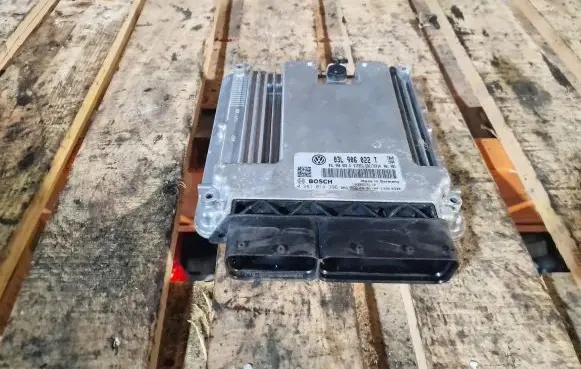Volkswagen Tiguan Engine control unit/module 03L906022T