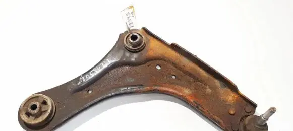Renault Laguna III Front lower control arm/wishbone