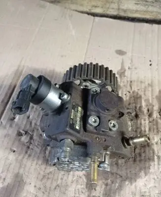 Peugeot 207 Fuel injection high pressure pump 9656300380 0445010102 03000620489