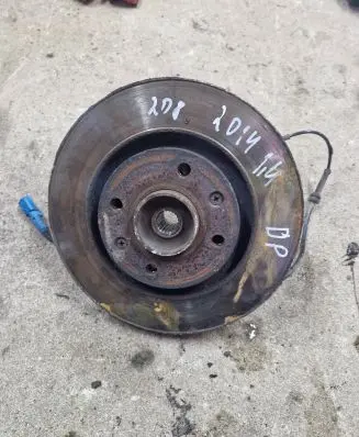 Peugeot 208 Front wheel hub