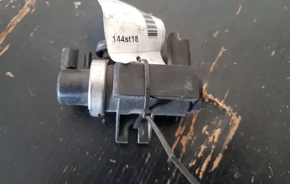 Peugeot 107 Turbo solenoid valve 9641726680