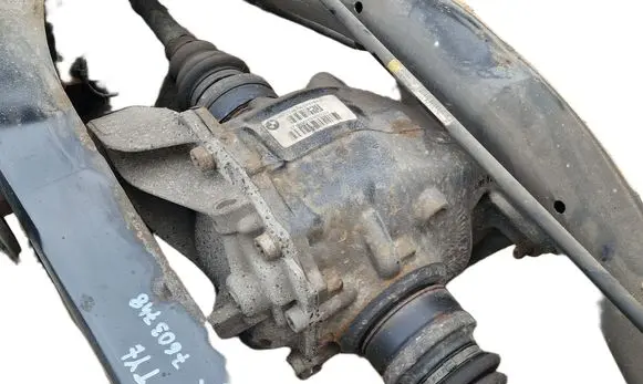 BMW 4 F32 F33 Rear axle beam with reductor 7603748