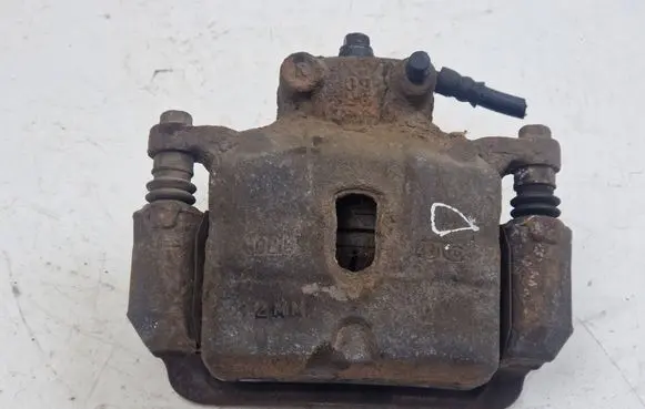 Hyundai i40 Front brake caliper