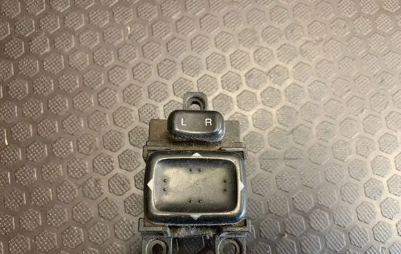 Mazda 6 Wing mirror switch 183608