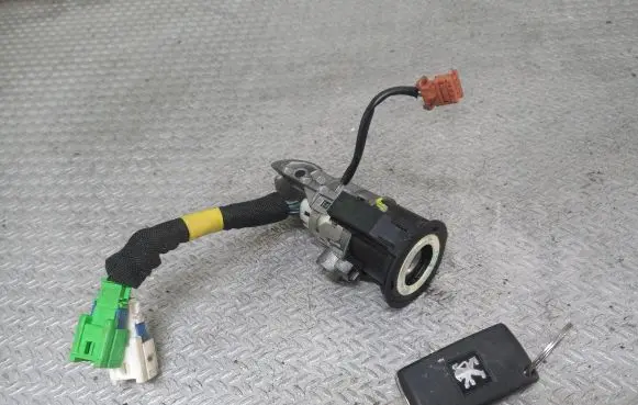 Peugeot 607 Ignition lock 9654570280