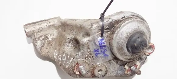 Engine mounting bracket