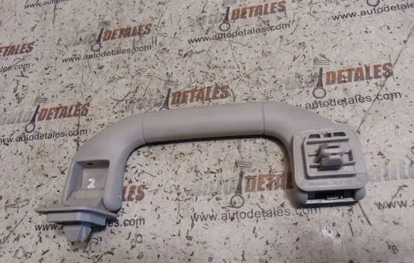 Mercedes-Benz E W212 Front interior roof grab handle A2048100051