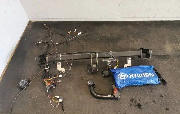 Hyundai Kona I Detachable towbar 