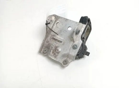 BMW 5 F10 F11 Radiator mount bracket 7186513