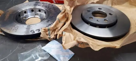 Volkswagen Polo IV 9N3 Front brake disc DF2803