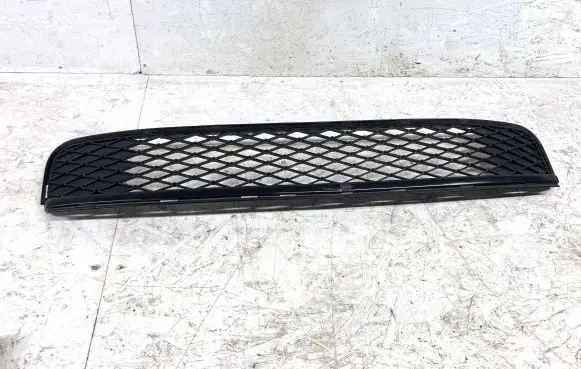 Toyota Auris 150 Front bumper lower grill 5311202250