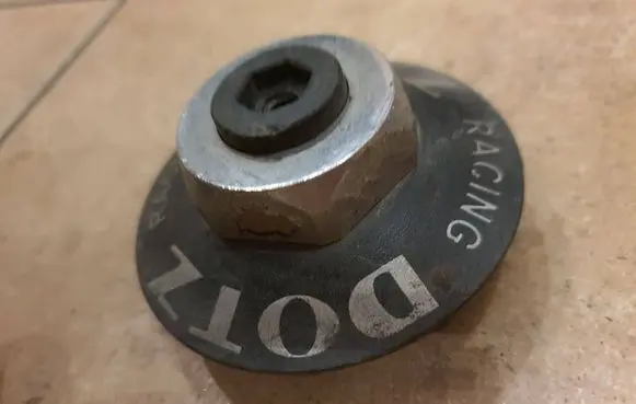 Volkswagen Golf I Non-original wheel cap DOTZRACING
