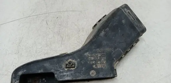 Audi A4 S4 B5 8D Air intake duct part 058129617A