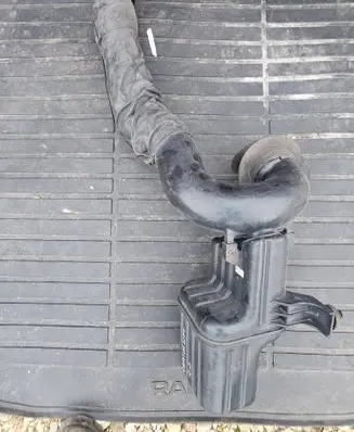 Chevrolet Captiva Intake resonator 20987239 20987238 22737397
