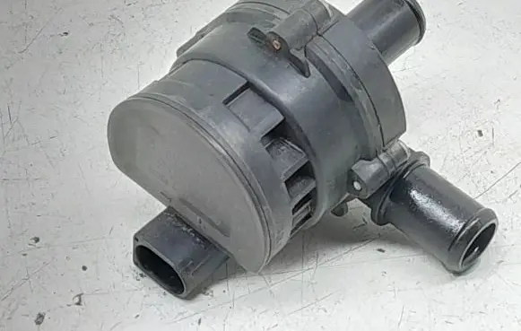 Infiniti QX70 S51 Electric auxiliary coolant/water pump