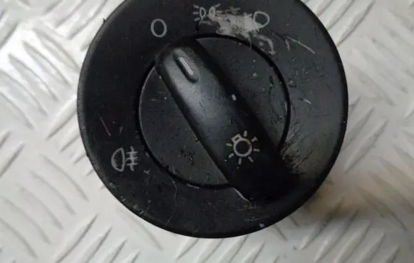 Skoda Octavia Mk2 (1Z) Light switch 1Z0941431B
