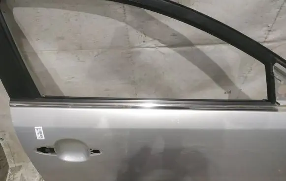 KIA Sportage Front door glass trim molding