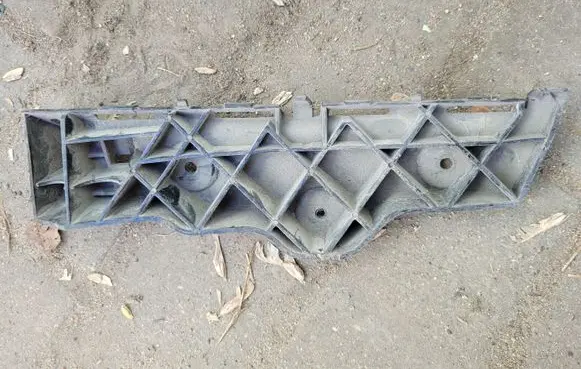 Mitsubishi Colt Rear bumper mounting bracket 6410A691