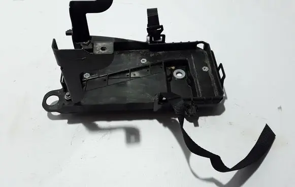 Battery bracket