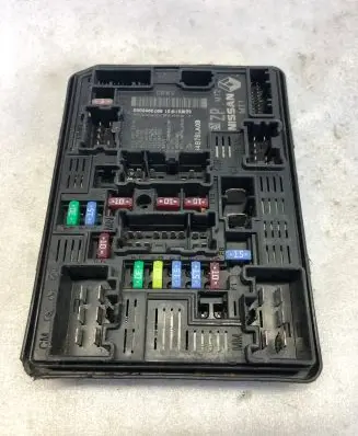 Nissan Juke II F16 Fuse module 284b76la0b