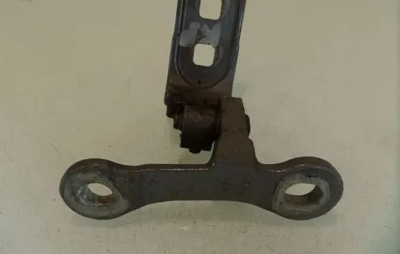 Opel Vectra C Front door lower hinge 