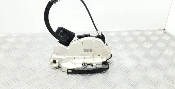 Skoda Yeti (5L) Front door lock 5K2837016B