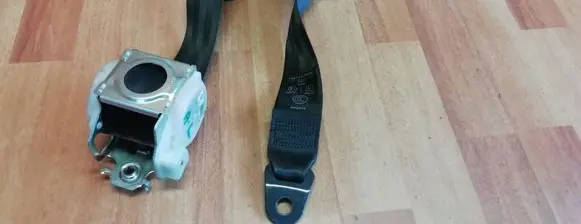Rear seatbelt