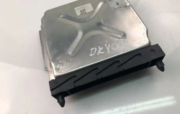 Volvo V50 Engine control unit/module ECU 08692554A