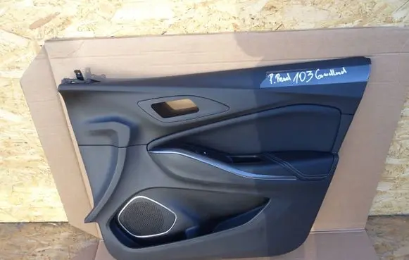 Opel Grandland X Front door card panel trim