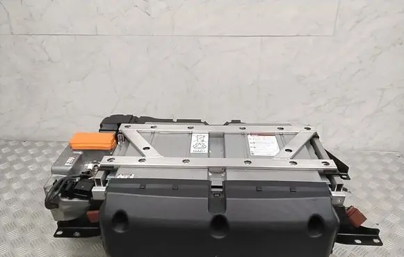 Porsche Cayenne (92A) Hybrid / electric car battery 7P0915590E